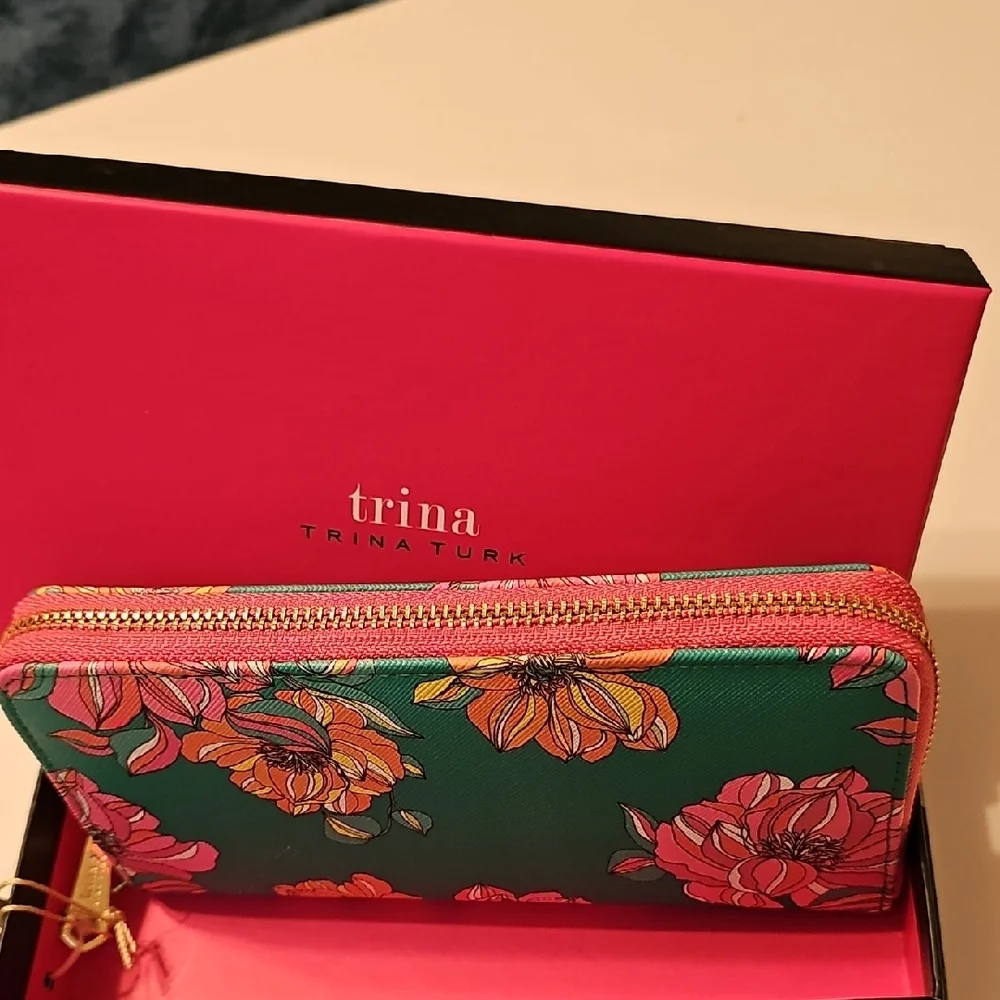 Trina Turk Floral Full Zip Around Wallet - Picture 8 of 9
